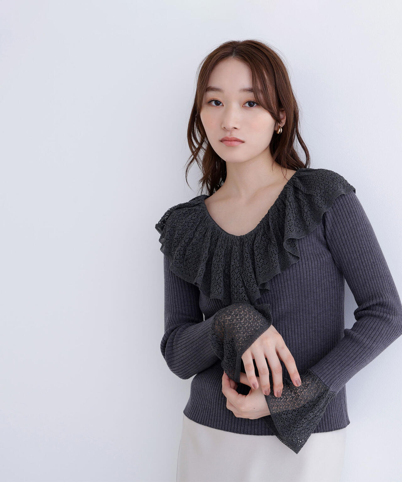 レーストリムリブニット