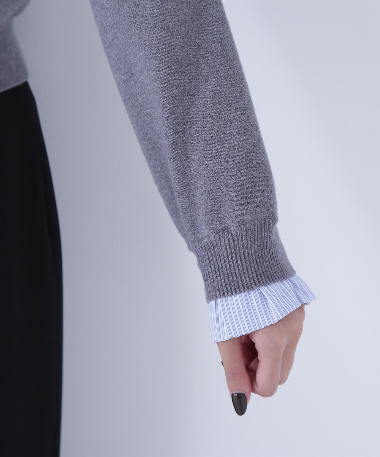 ストライプフリルネックニット