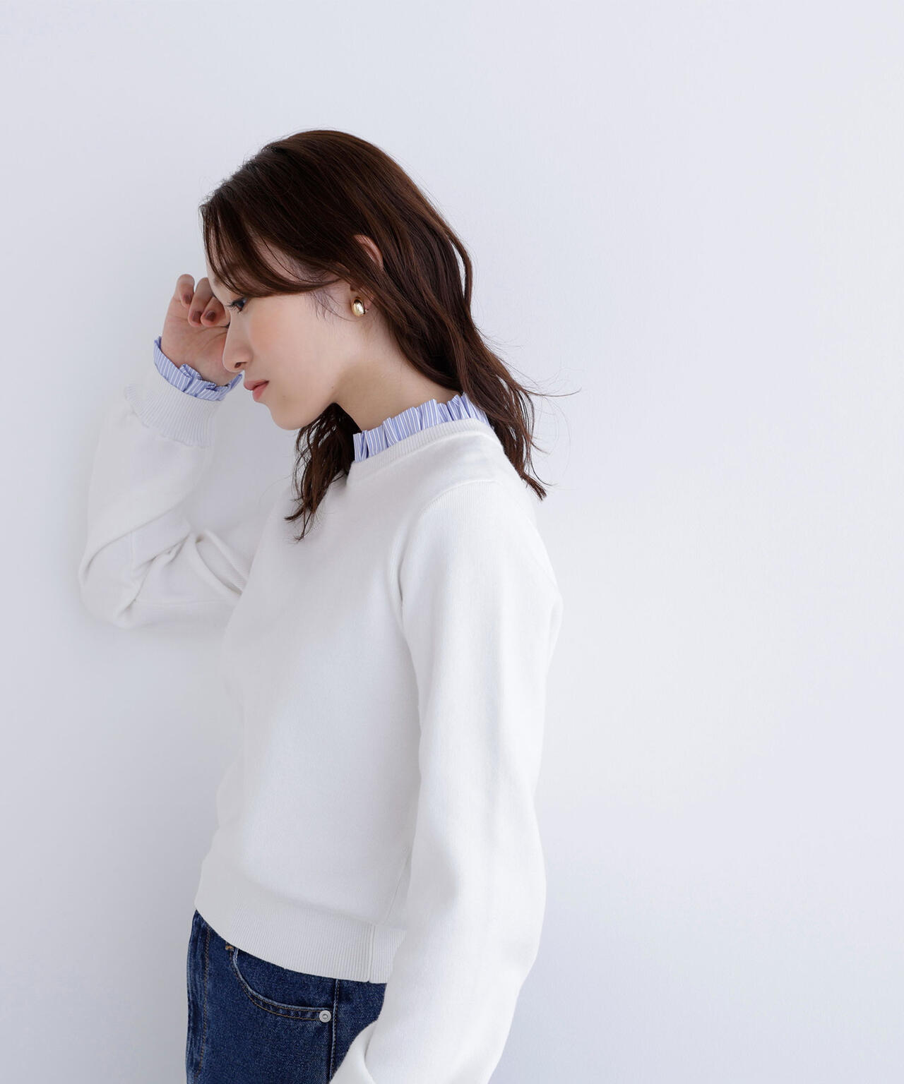 ストライプフリルネックニット