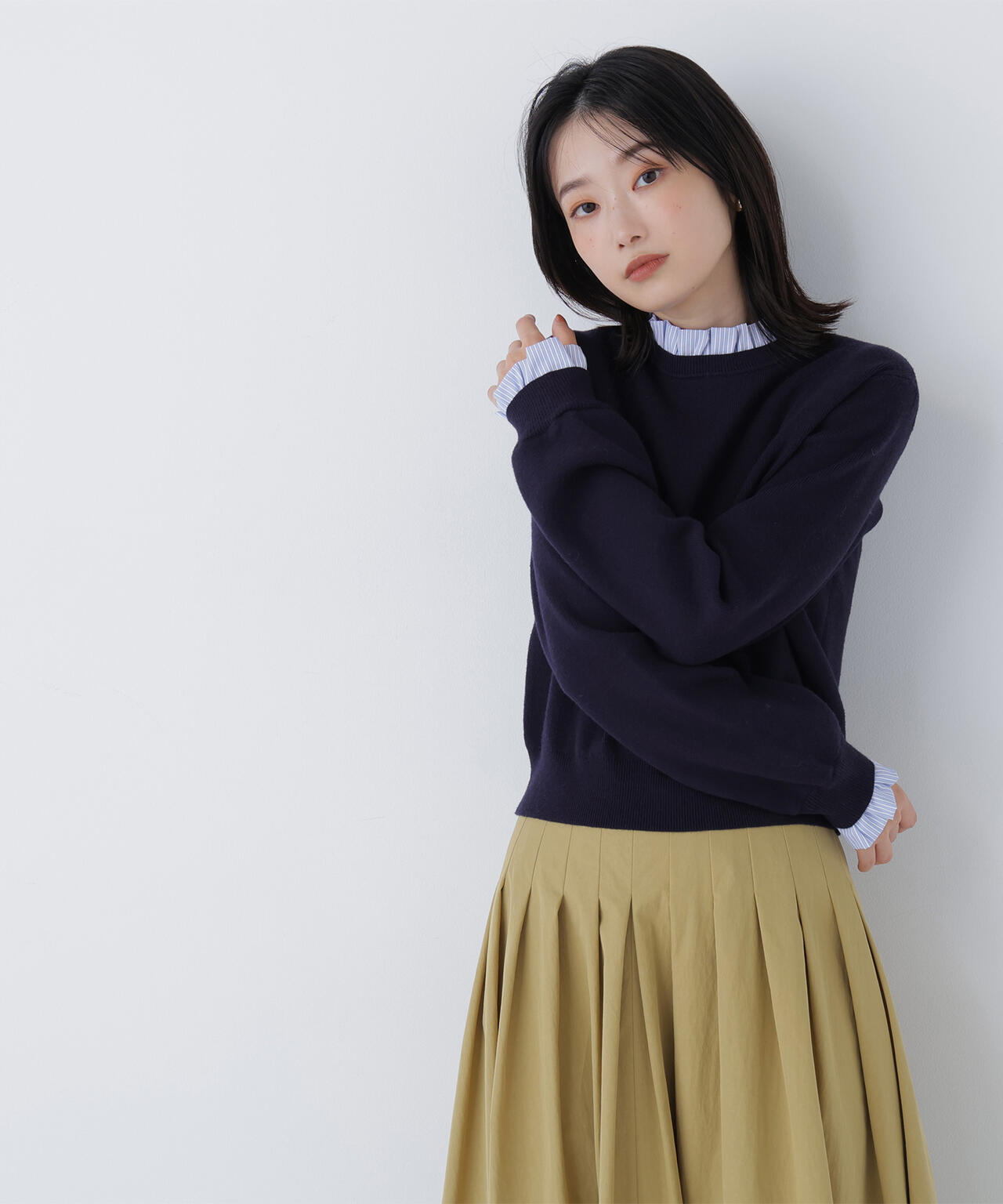 ストライプフリルネックニット