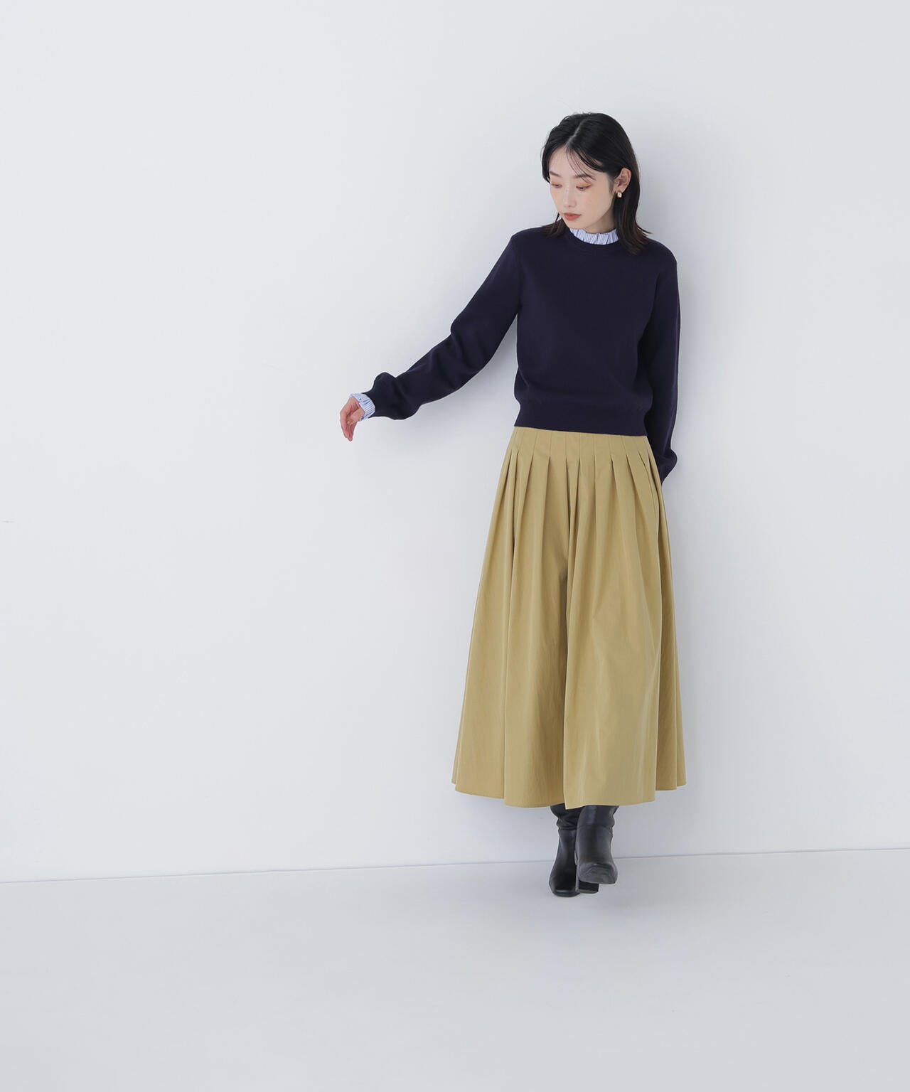 ストライプフリルネックニット