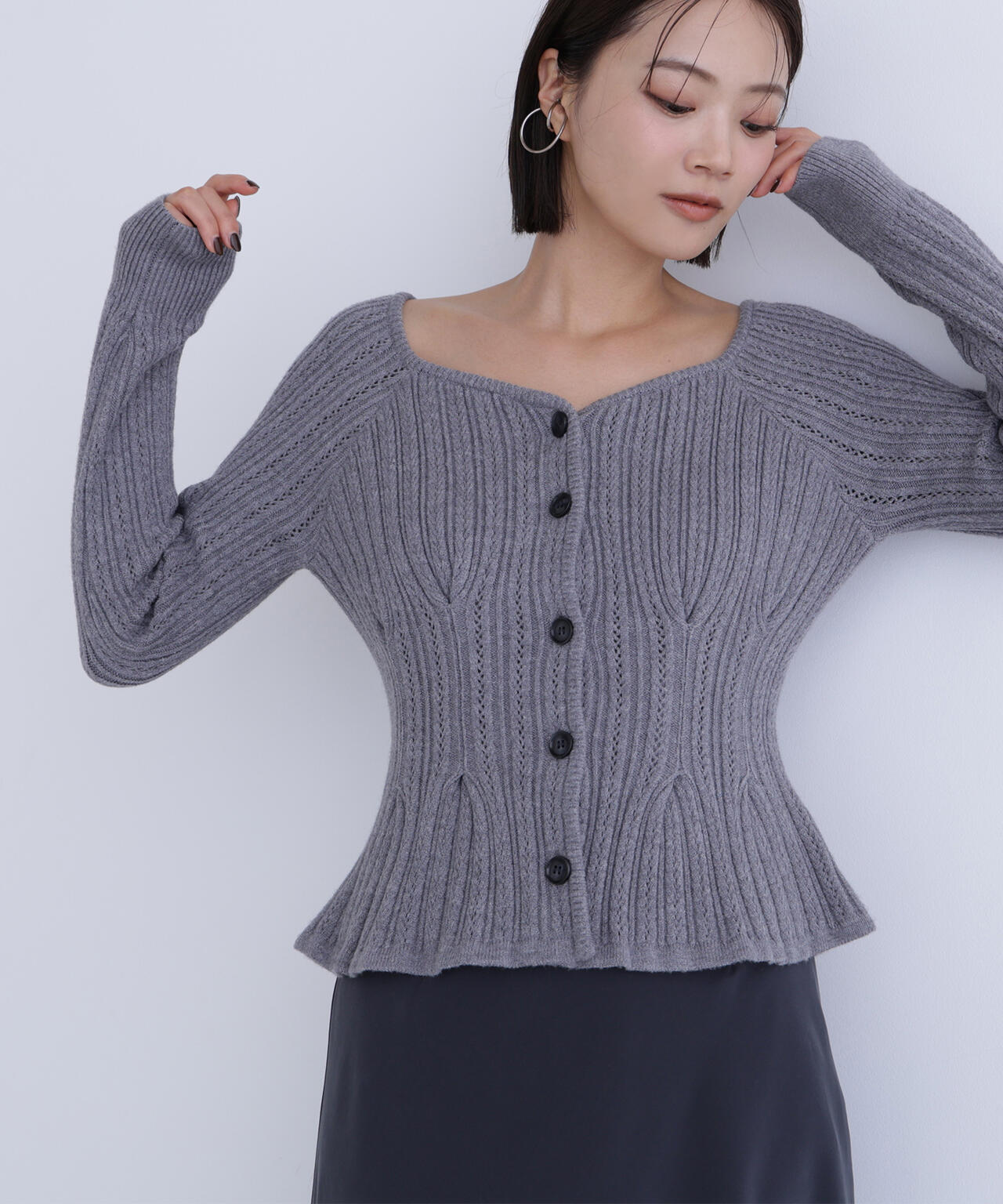 柄編みペプラムニットカーディガン