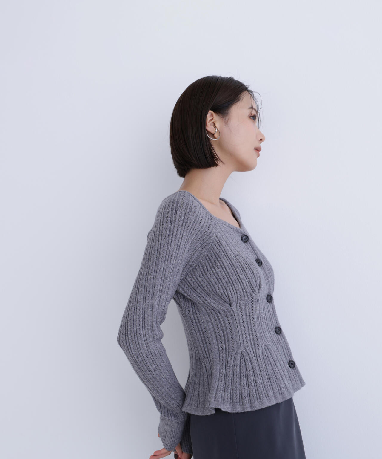 mプルミエ　2024AW ペプラムリブニットカーディガン　グレー IMG_4750-1-750x750.jpeg