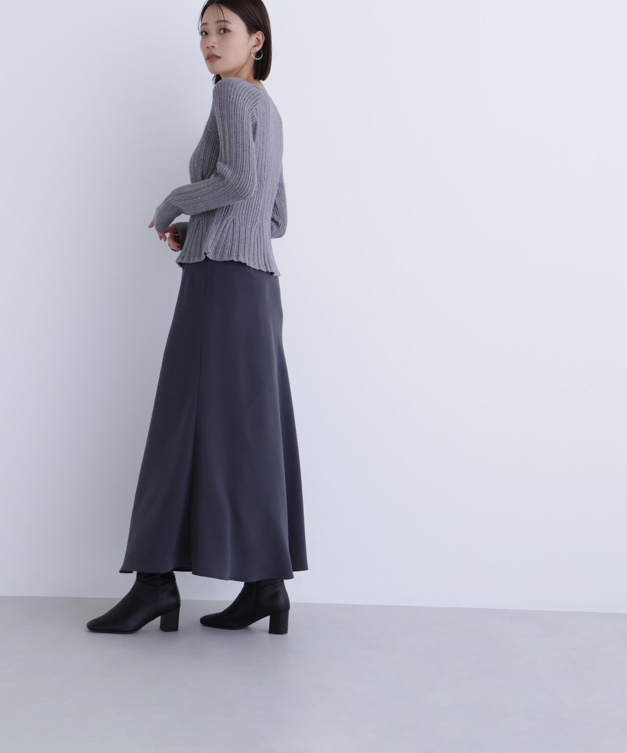 柄編みペプラムニットカーディガン