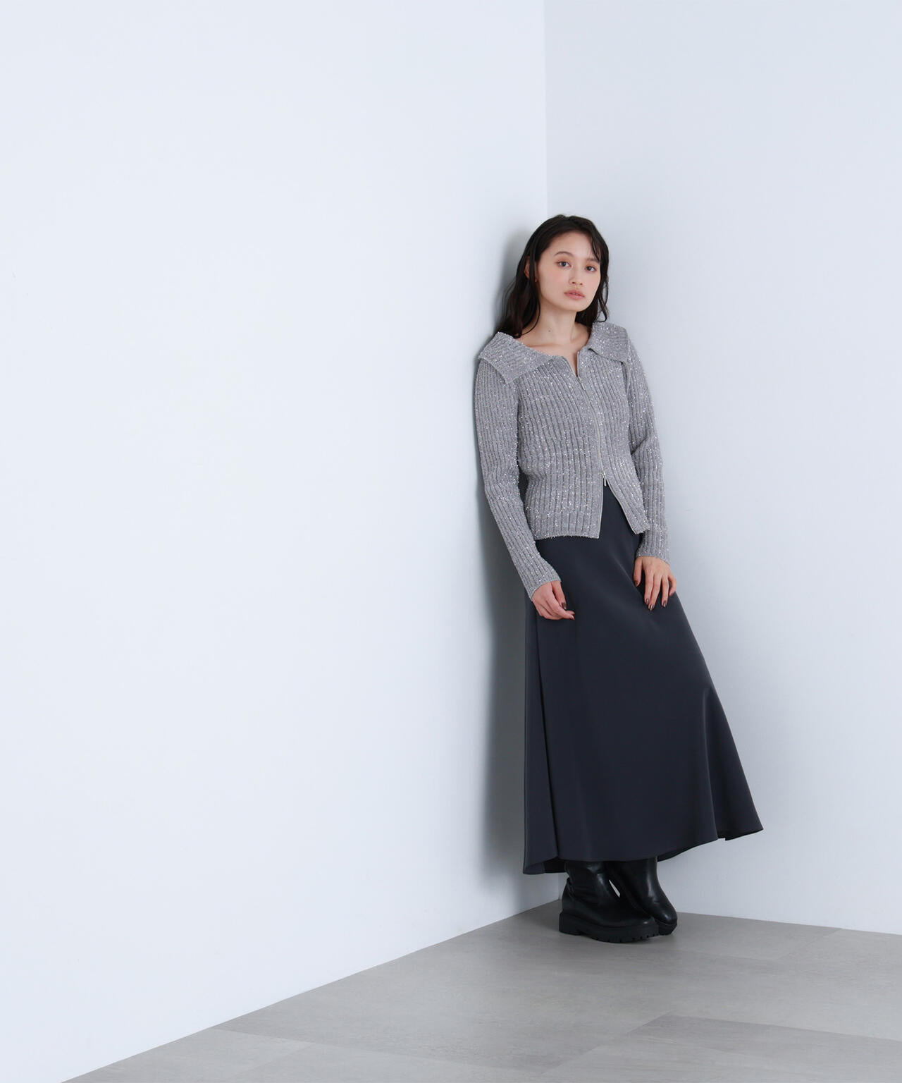 ラメシャギージップニット