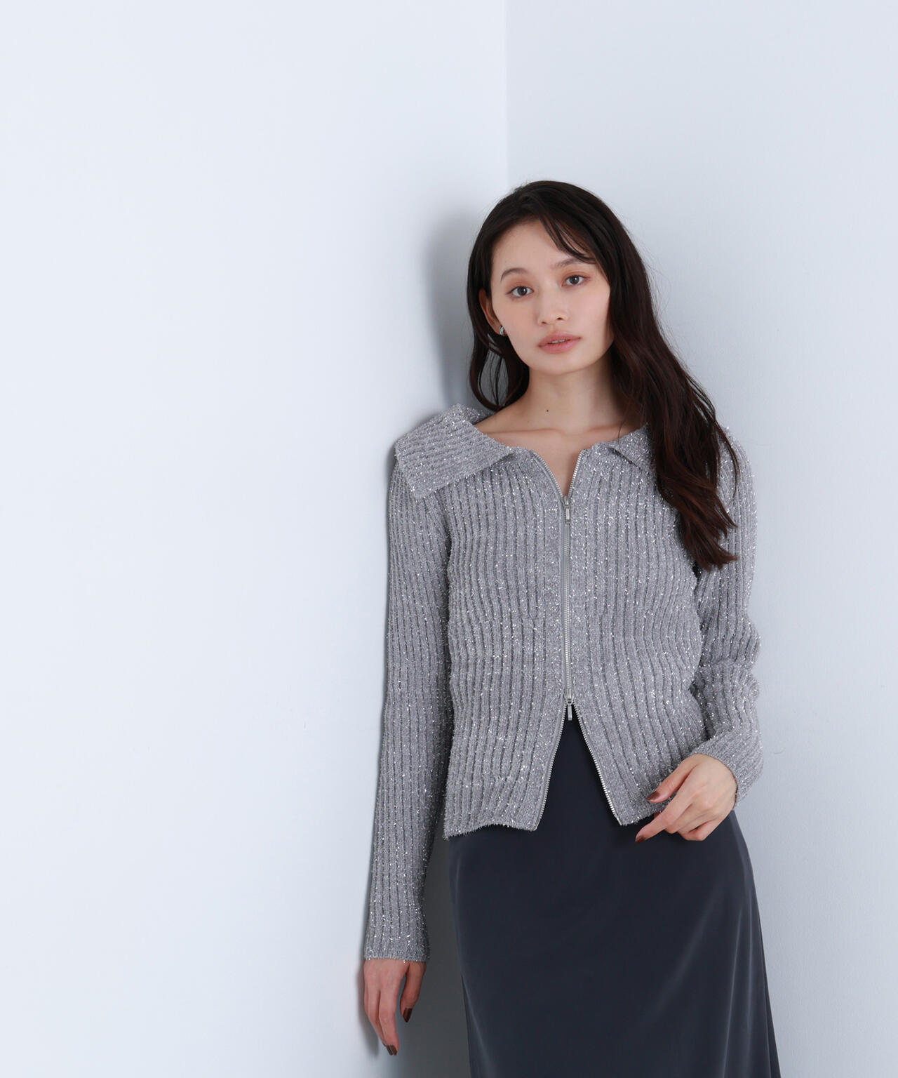 ラメシャギージップニット