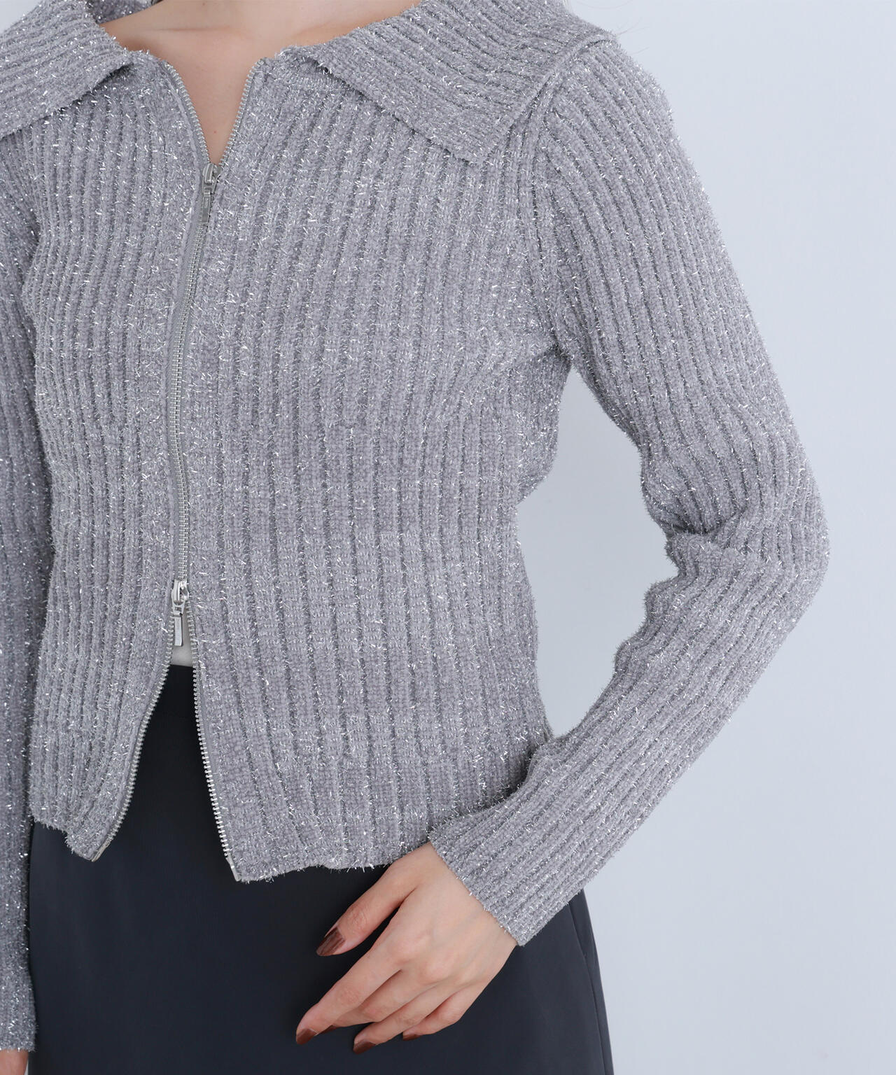 ラメシャギージップニット