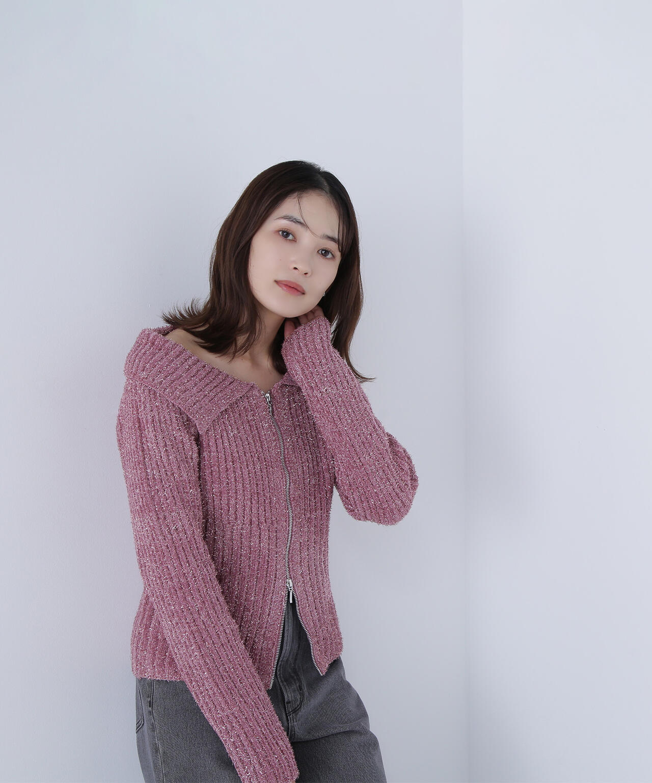 ラメシャギージップニット