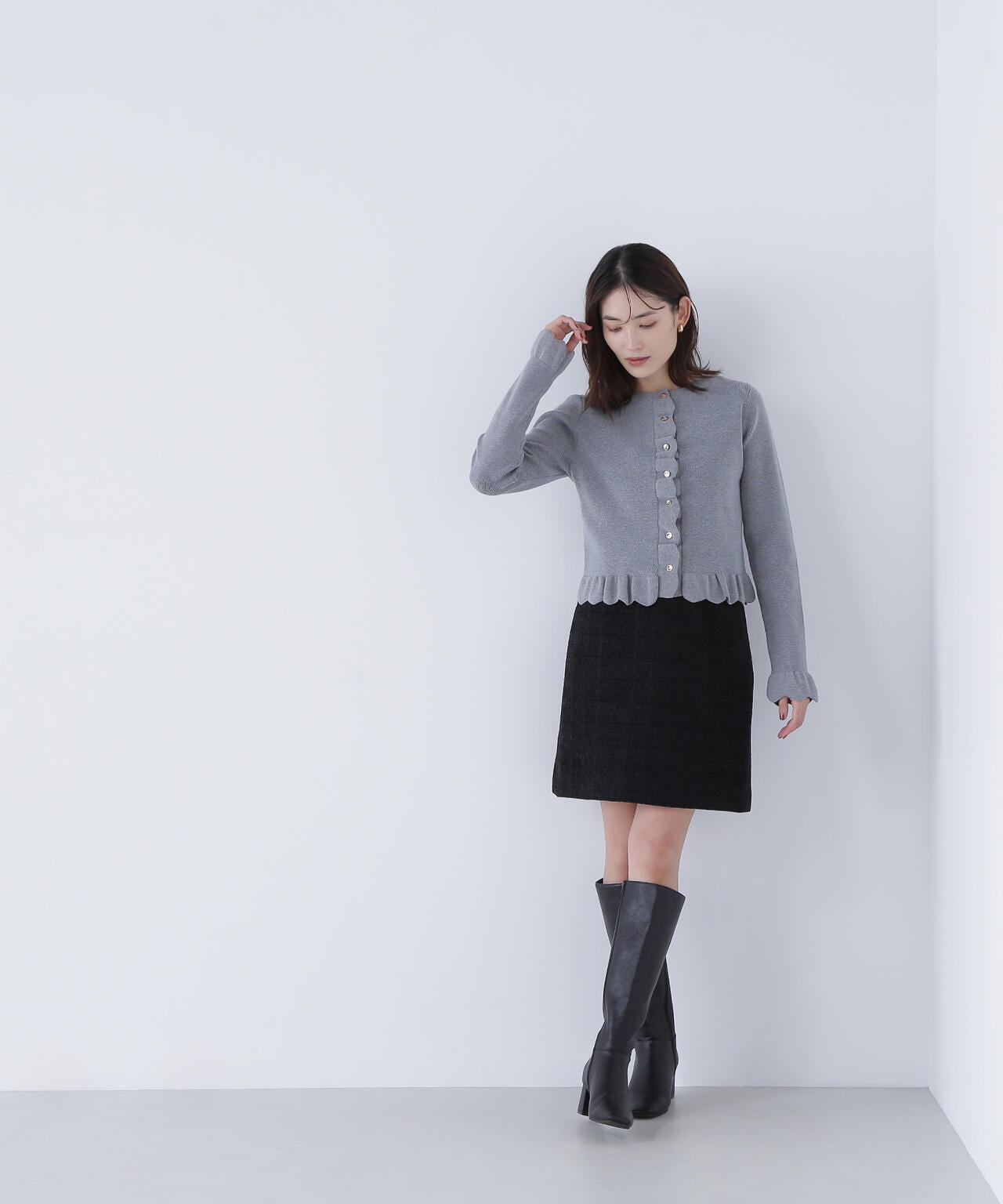 メタルボタンフリルカーディガン