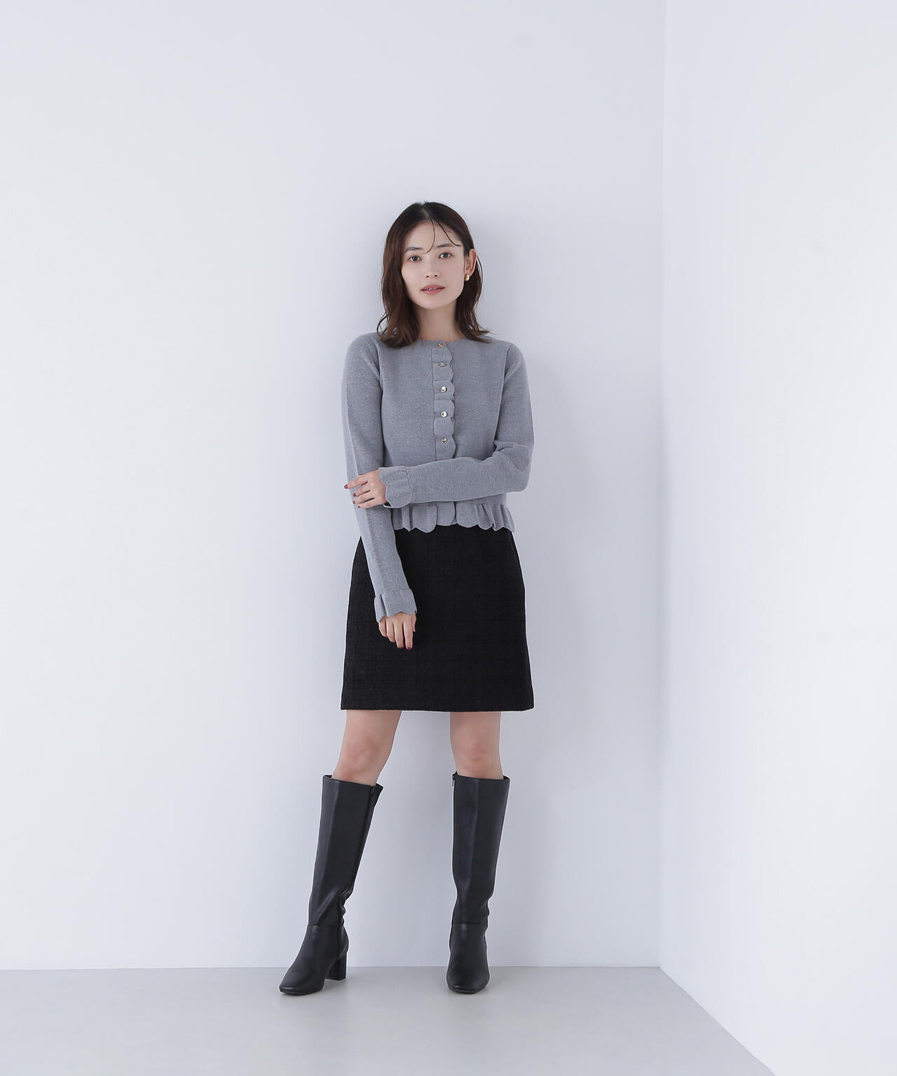 メタルボタンフリルカーディガン