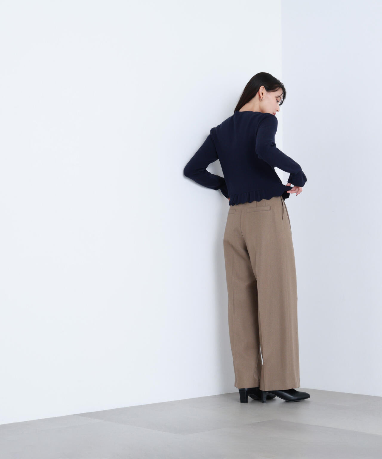 メタルボタンフリルカーディガン