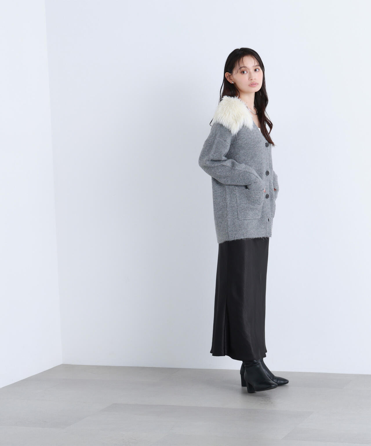 【BLANC】フェイクファー付ボクシーカーディガン