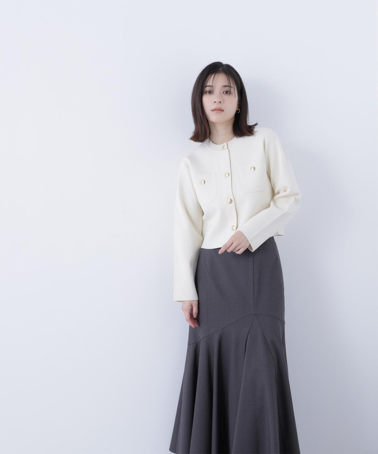 【横浜ジョイナス・mix.tokyo 限定カラー：ダークグリーン】エンブレムボタンニットジャケット