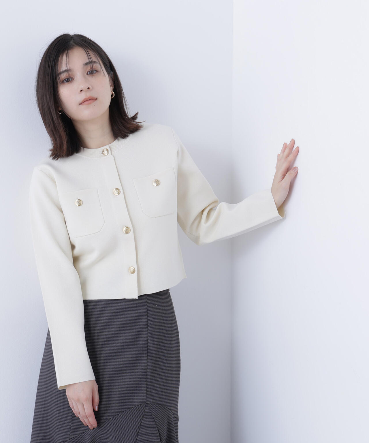 【横浜ジョイナス・mix.tokyo 限定カラー：ダークグリーン】エンブレムボタンニットジャケット