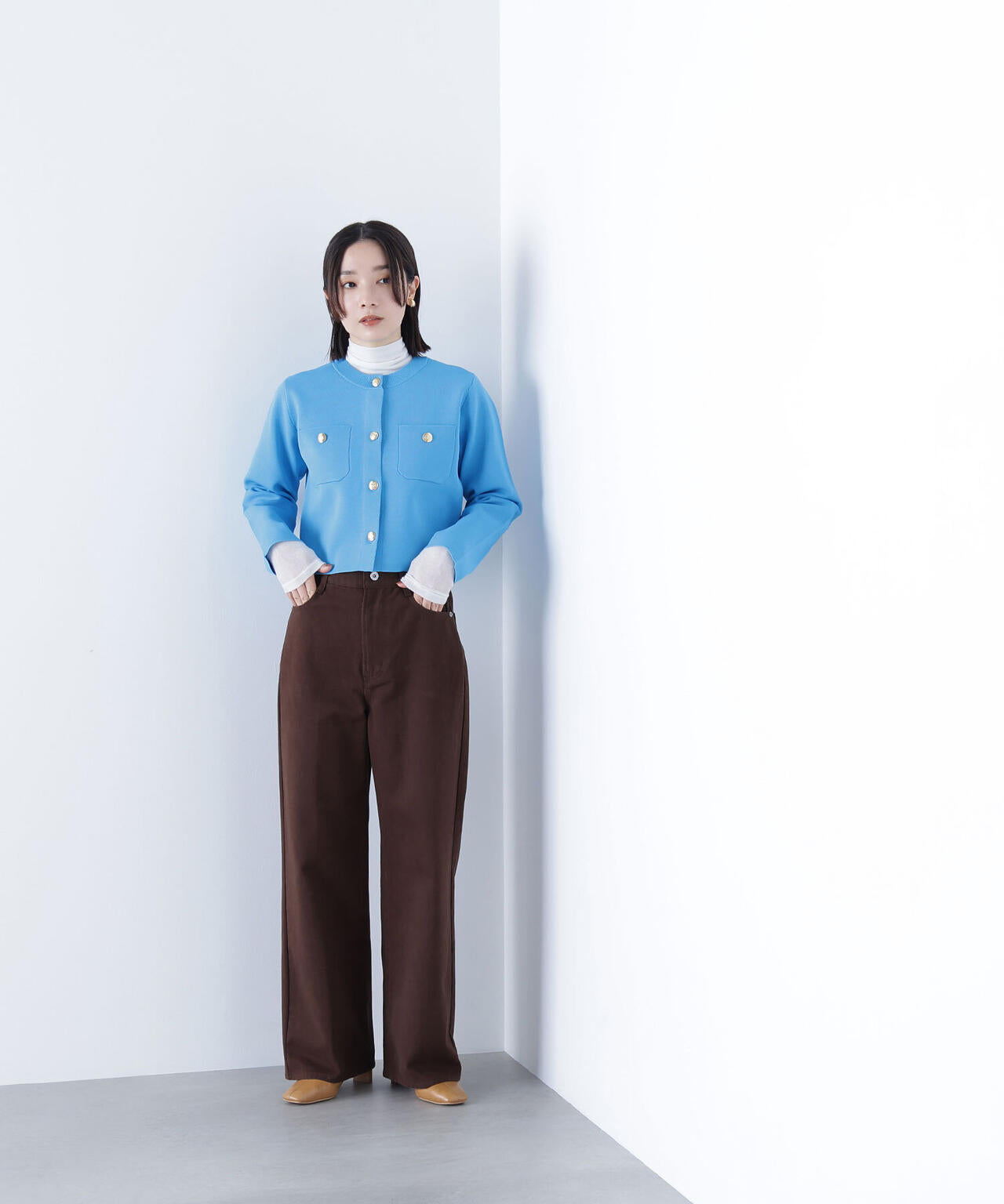 【横浜ジョイナス・mix.tokyo 限定カラー：ダークグリーン】エンブレムボタンニットジャケット