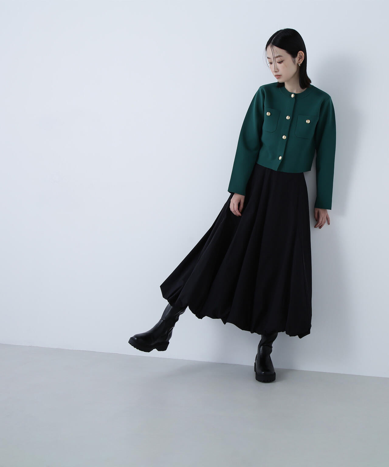 【横浜ジョイナス・mix.tokyo 限定カラー：ダークグリーン】エンブレムボタンニットジャケット