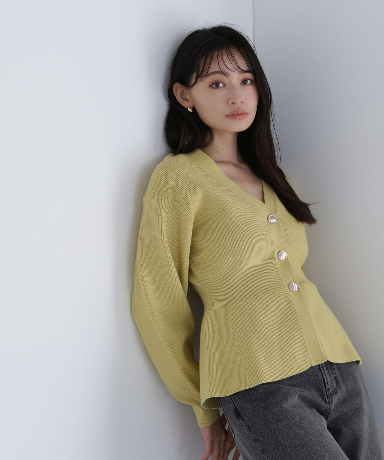 ペプラムフォルムカーディガン