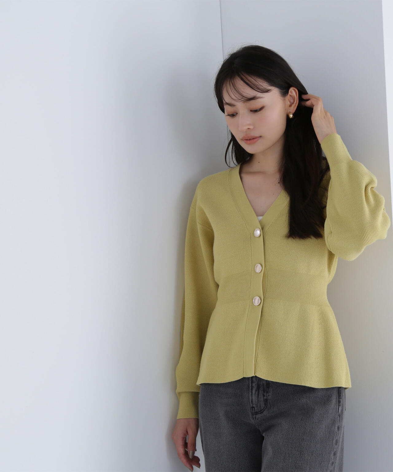 ペプラムフォルムカーディガン