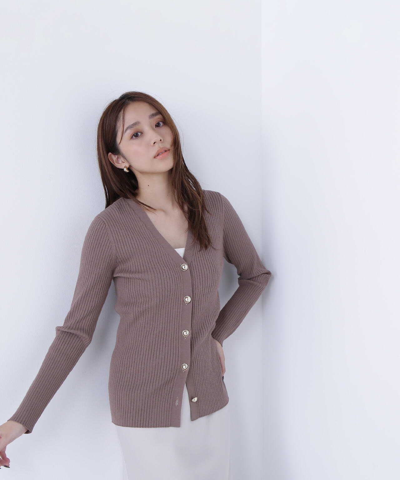ゴールドボタンリブカーディガン | NATURAL BEAUTY BASIC（ナチュラル