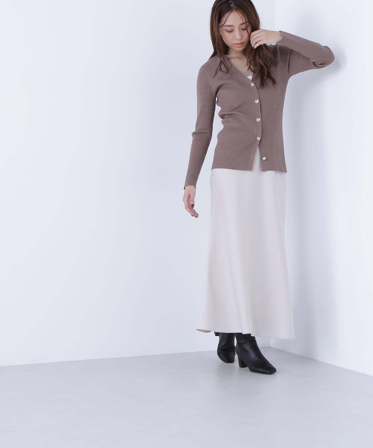 ゴールドボタンリブカーディガン