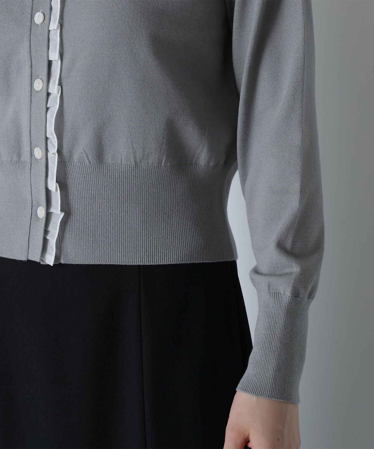 新品未開封　NATURAL BEAUTY BASIC フリルトリムカーディガン フリルトリムカーディガン | NATURAL BEAUTY BASIC（ナチュラル