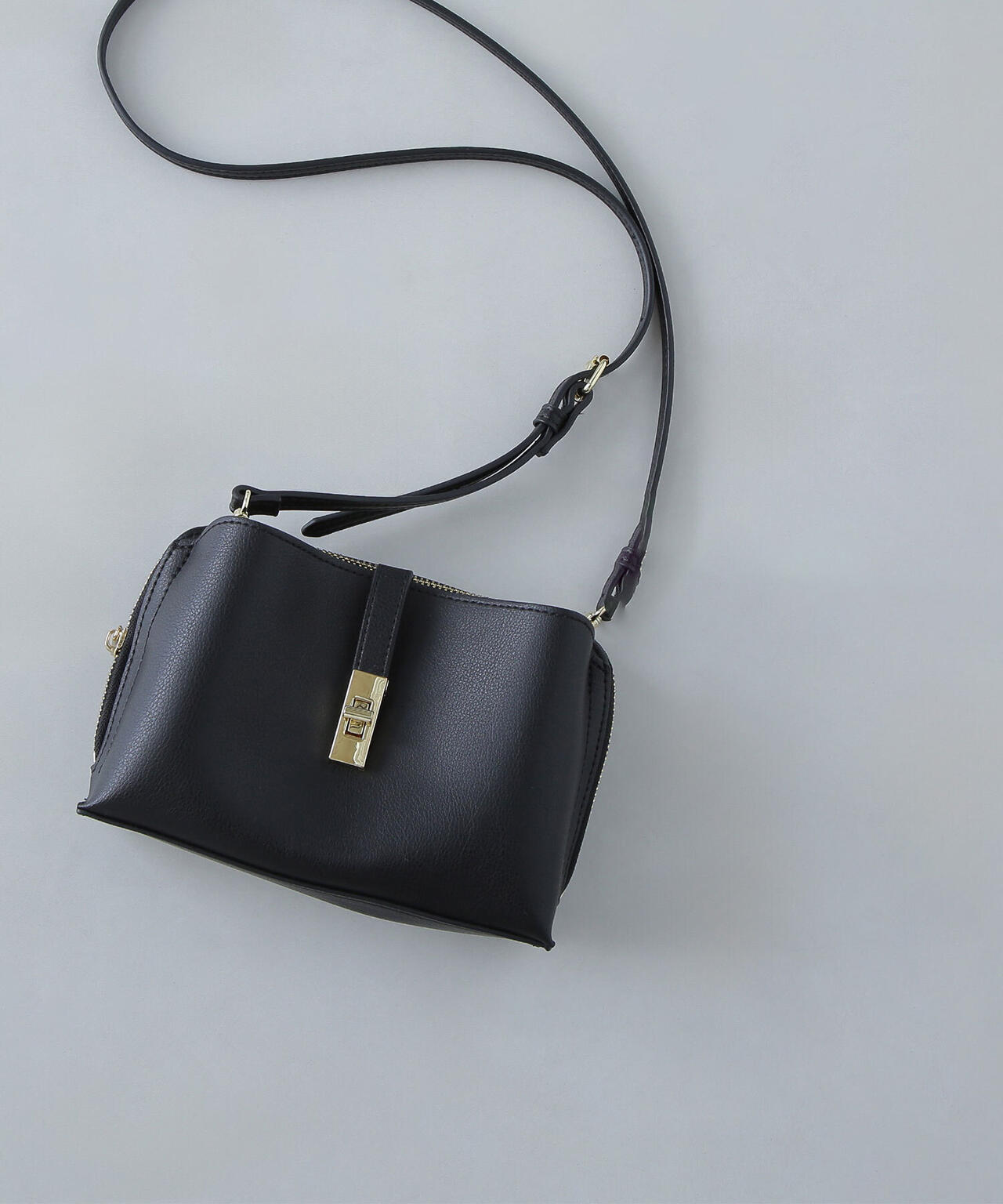 Oggi掲載】ライトウォレットショルダーバッグ | NATURAL BEAUTY BASIC