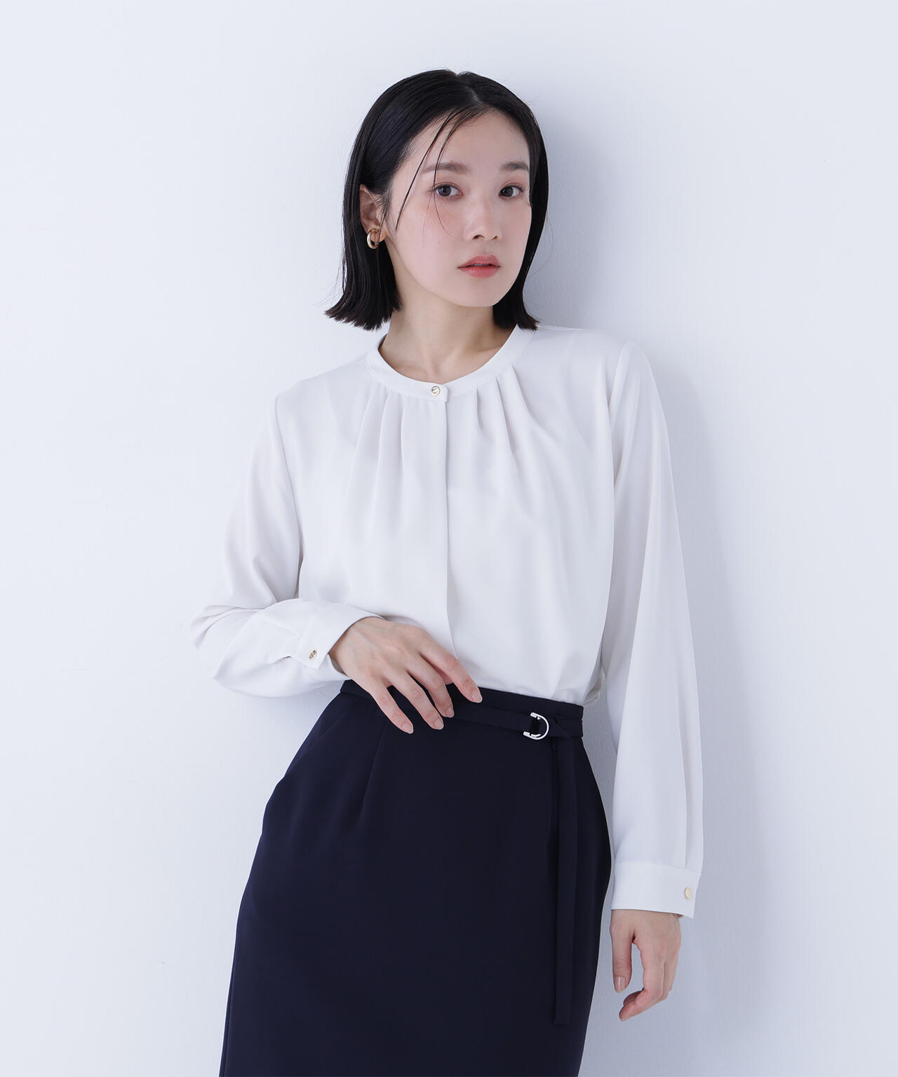 フロントタックブラウス