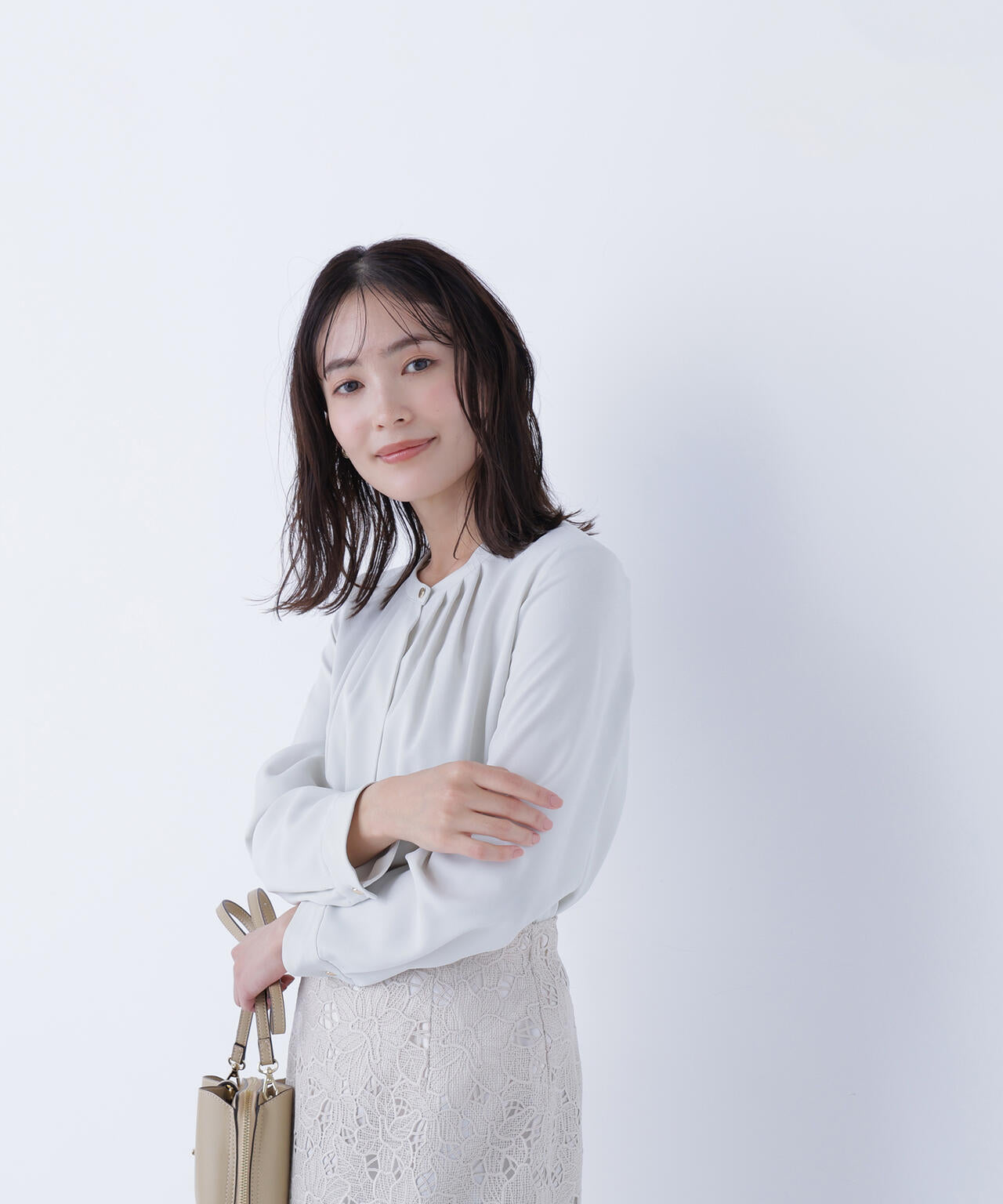 NATURAL BEAUTY BASIC フロントタックブラウス　白　去年物 フロントタックブラウス | NATURAL BEAUTY BASIC（ナチュラル