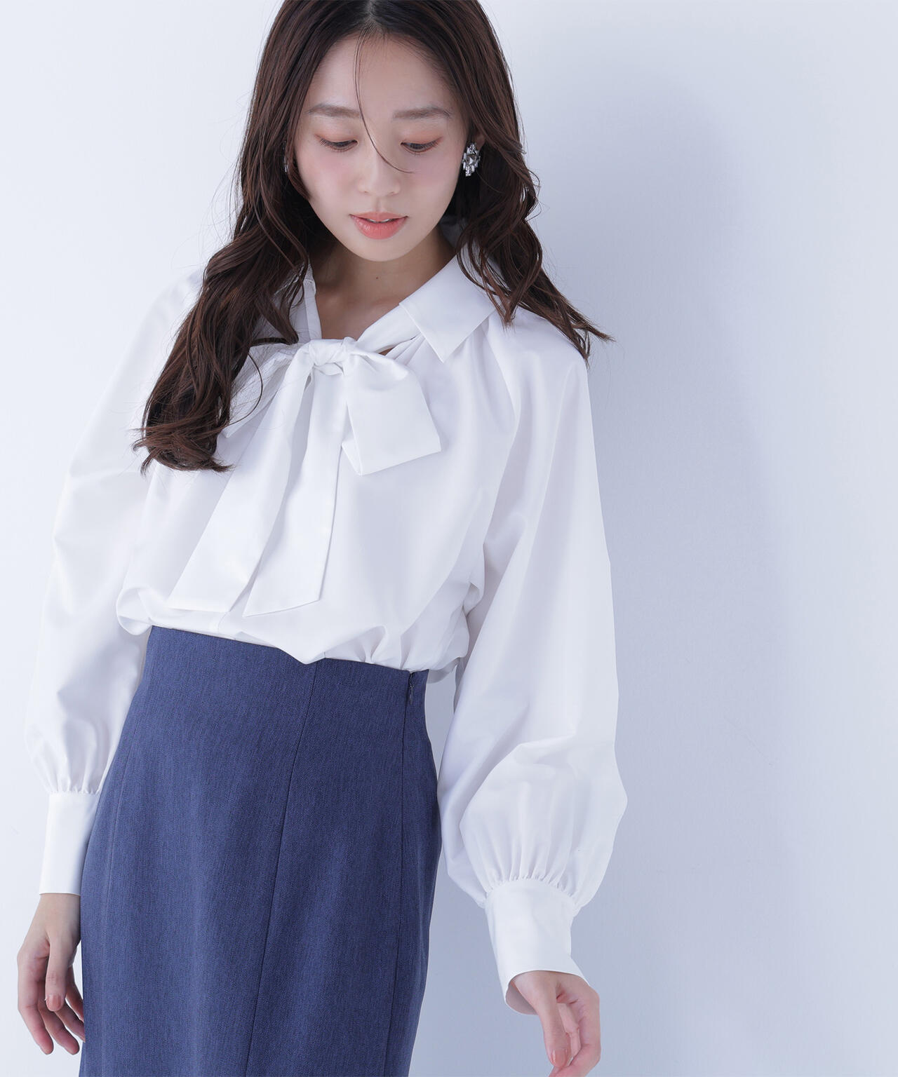 スキッパーリボンタイブラウス