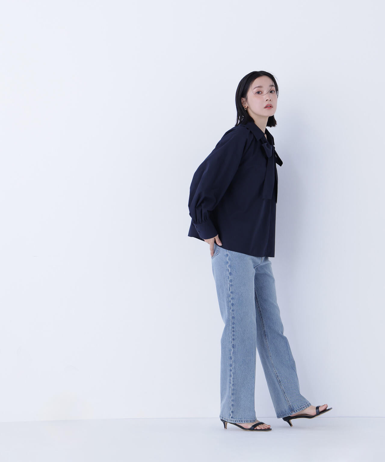 スキッパーリボンタイブラウス