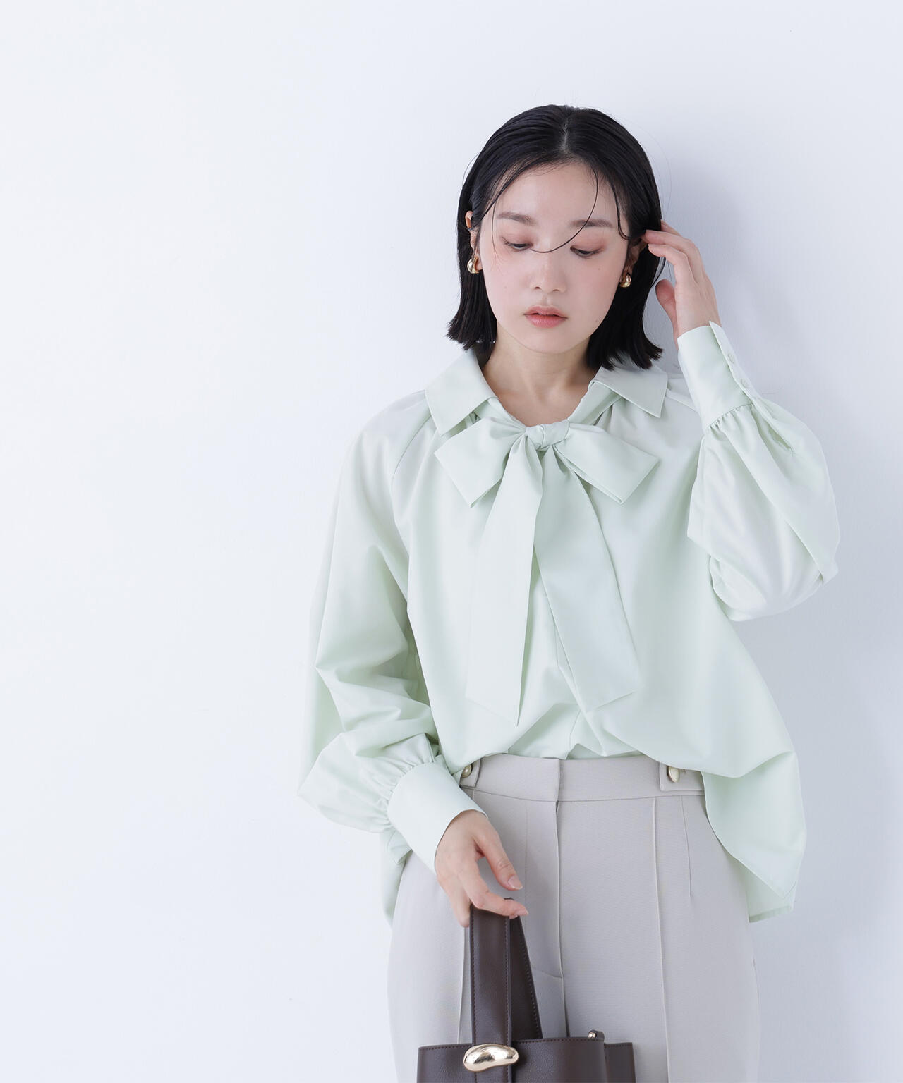 スキッパーリボンタイブラウス