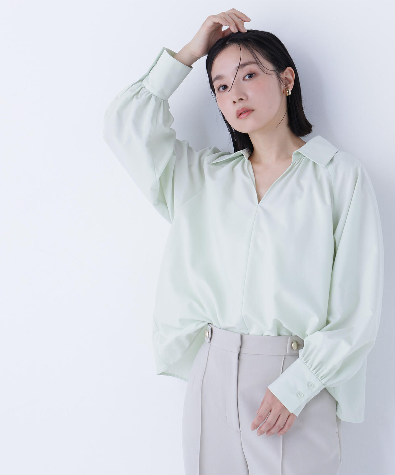 スキッパーリボンタイブラウス