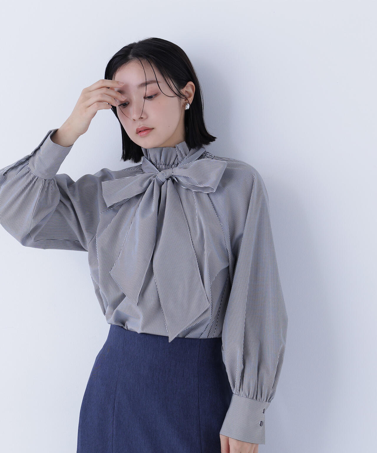 ハイネックリボンボウブラウス