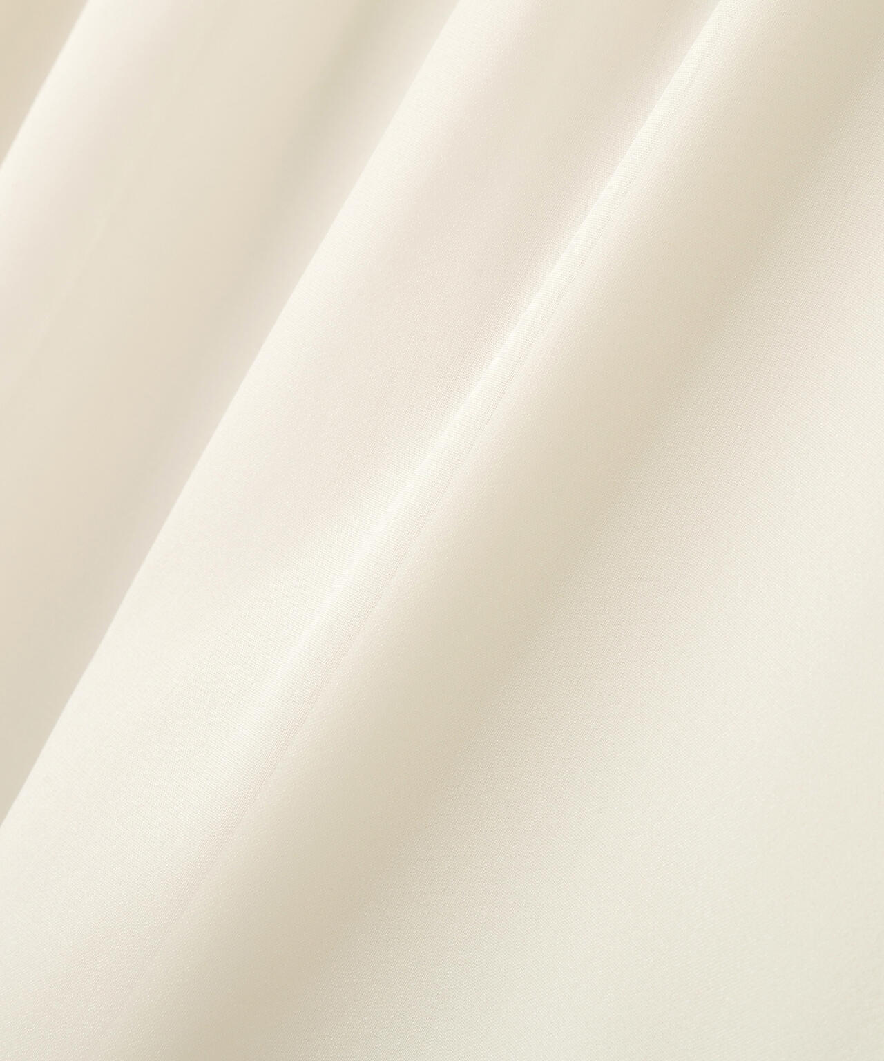 ハイネックボリュームシアーブラウス