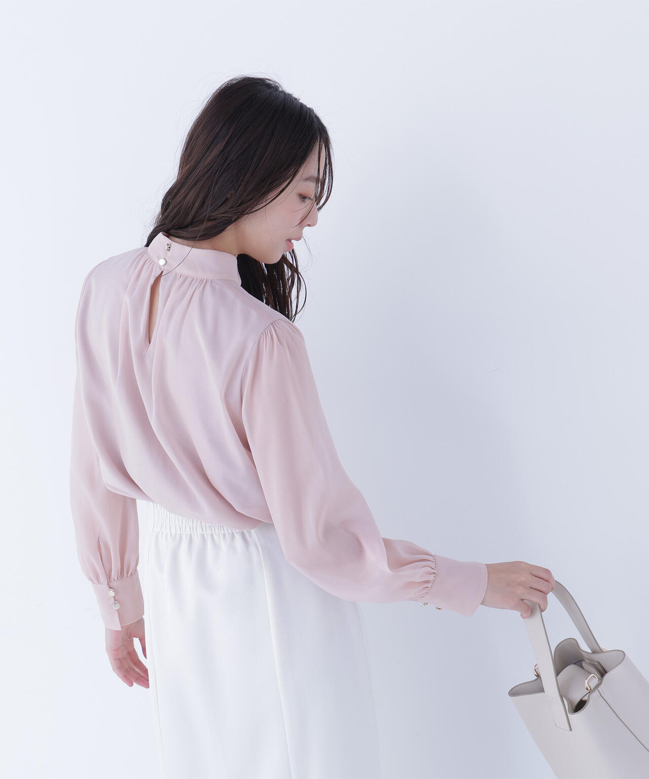 ハイネックボリュームシアーブラウス