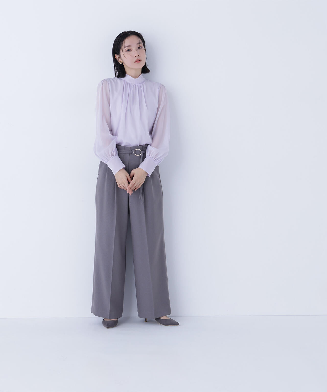 ハイネックボリュームシアーブラウス