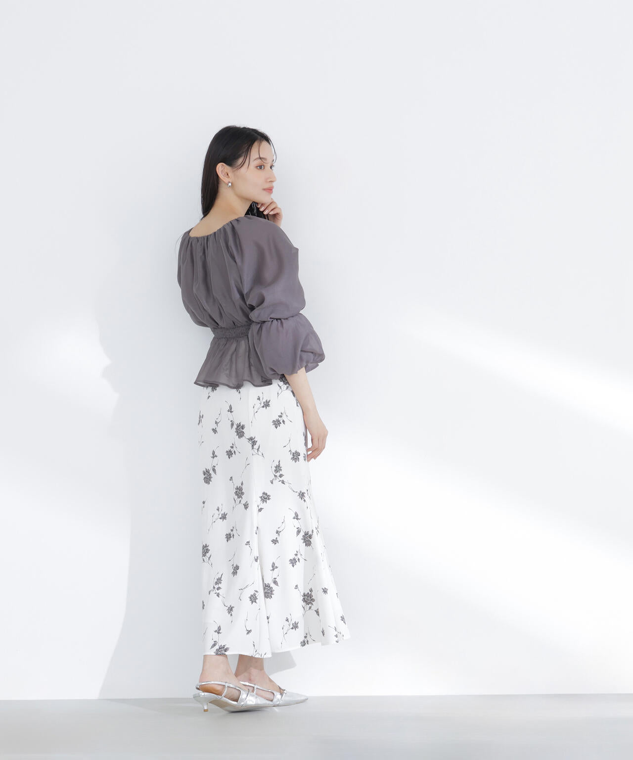 シアーギャザーペプラムブラウス