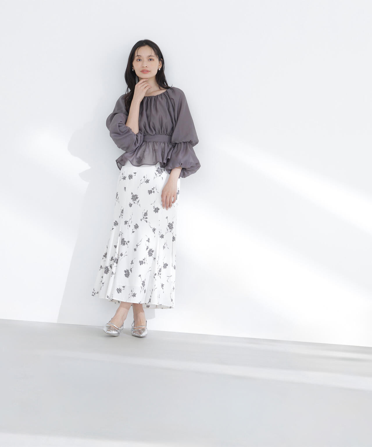 シアーギャザーペプラムブラウス