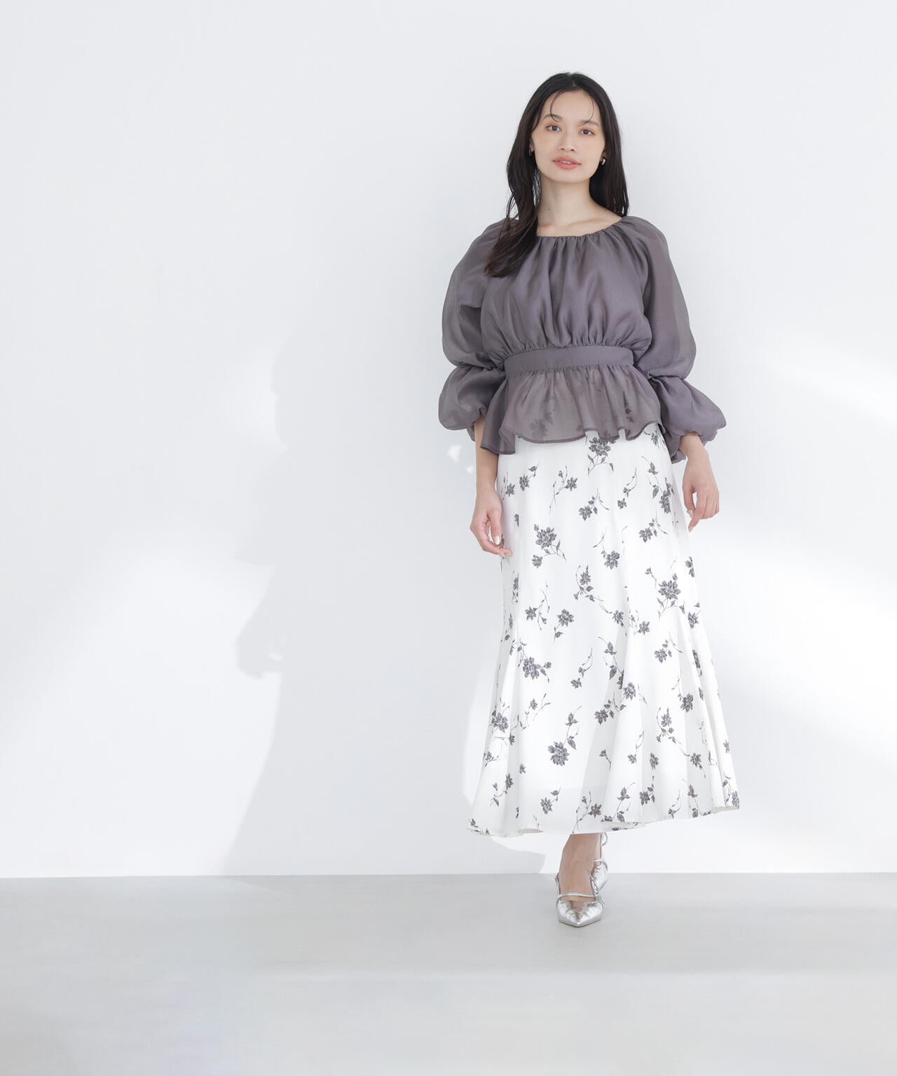 シアーギャザーペプラムブラウス