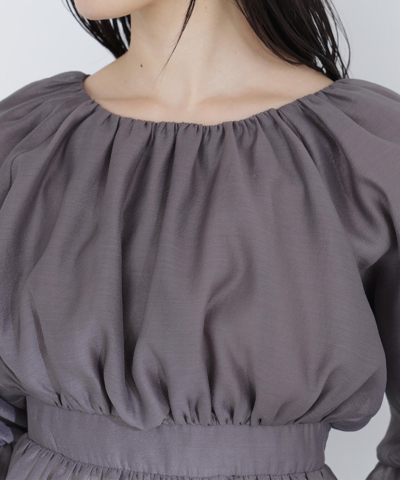 シアーギャザーペプラムブラウス