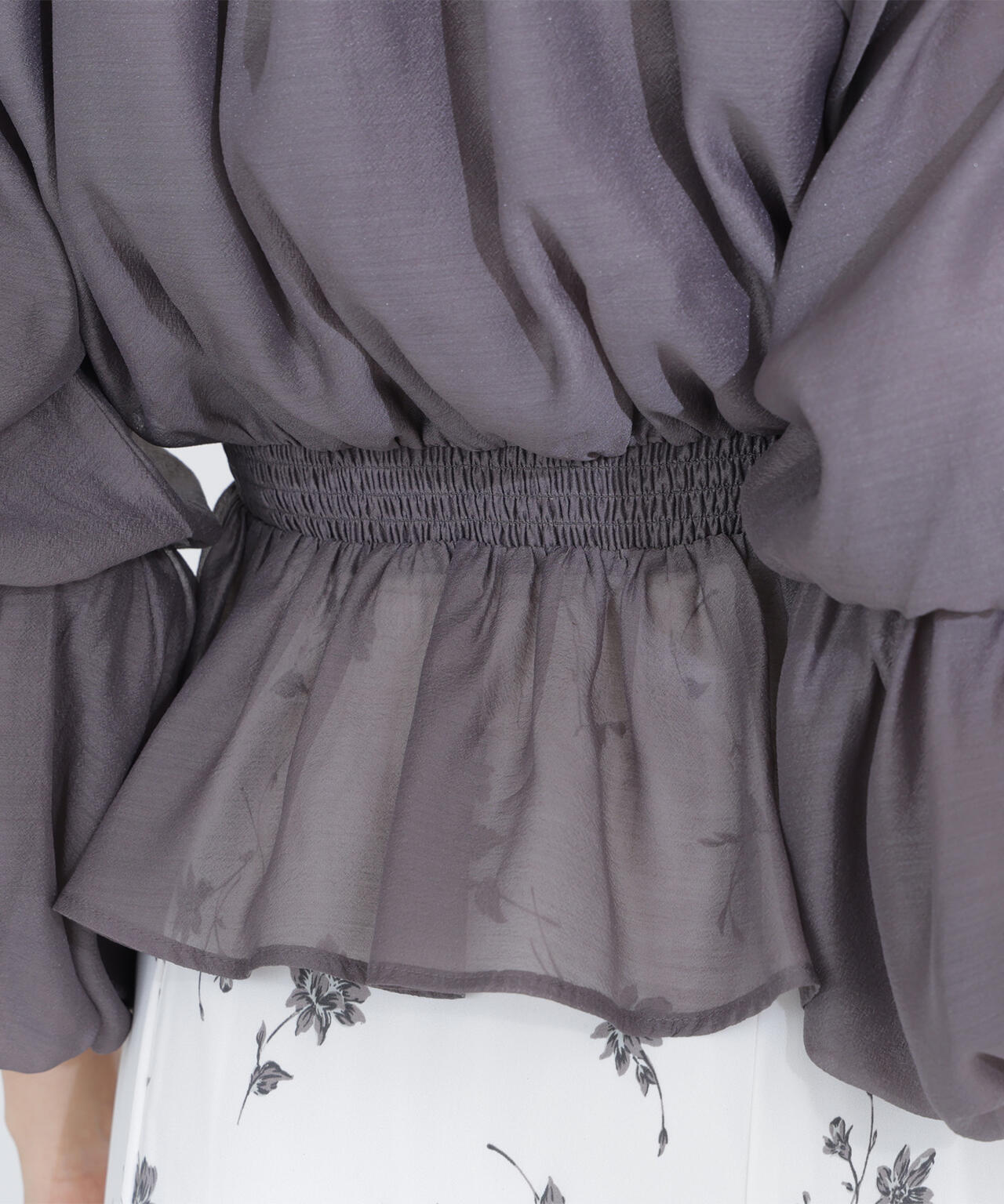 シアーギャザーペプラムブラウス