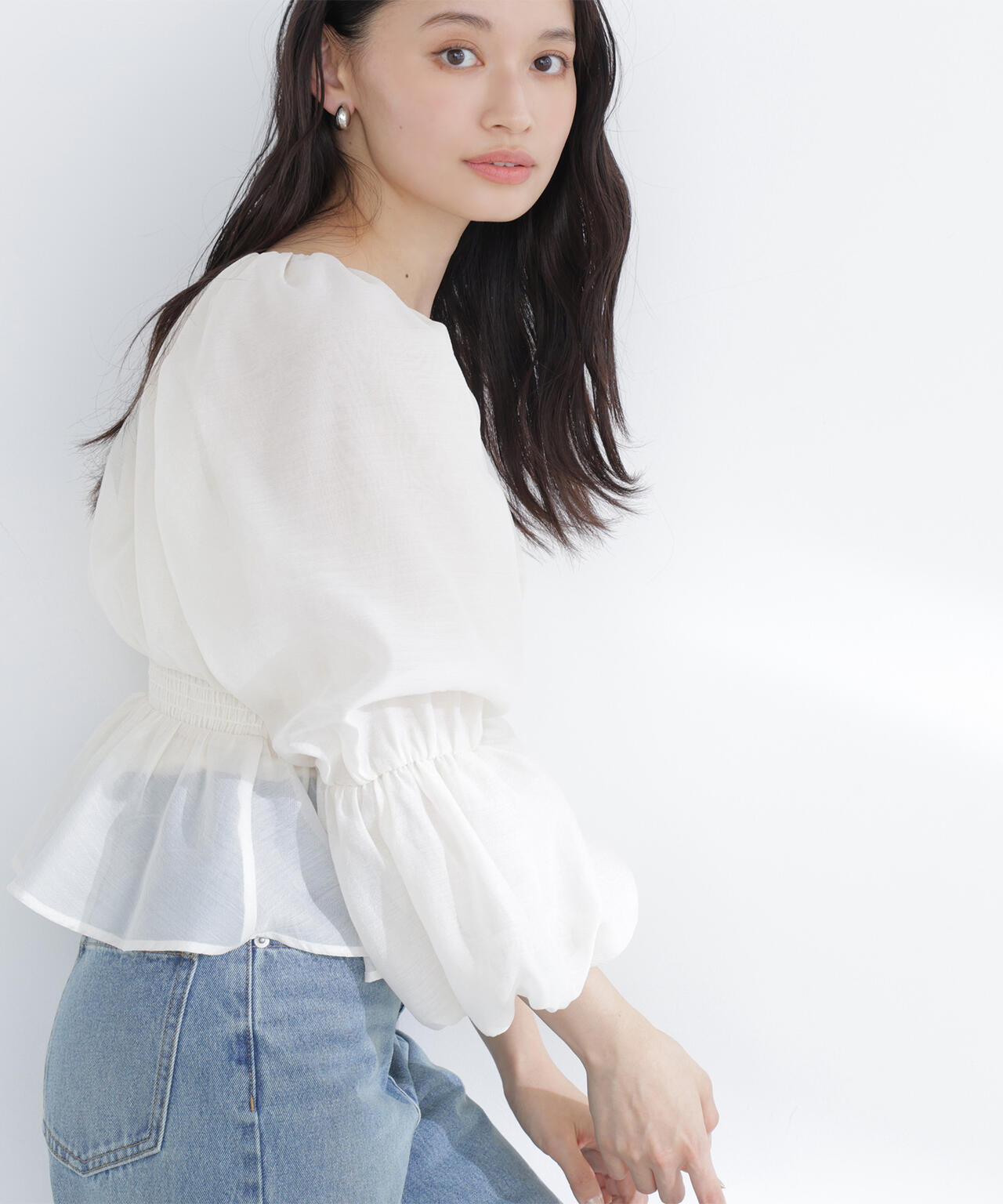 シアーギャザーペプラムブラウス