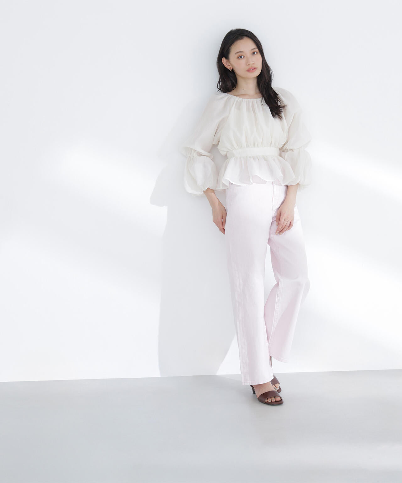 シアーギャザーペプラムブラウス