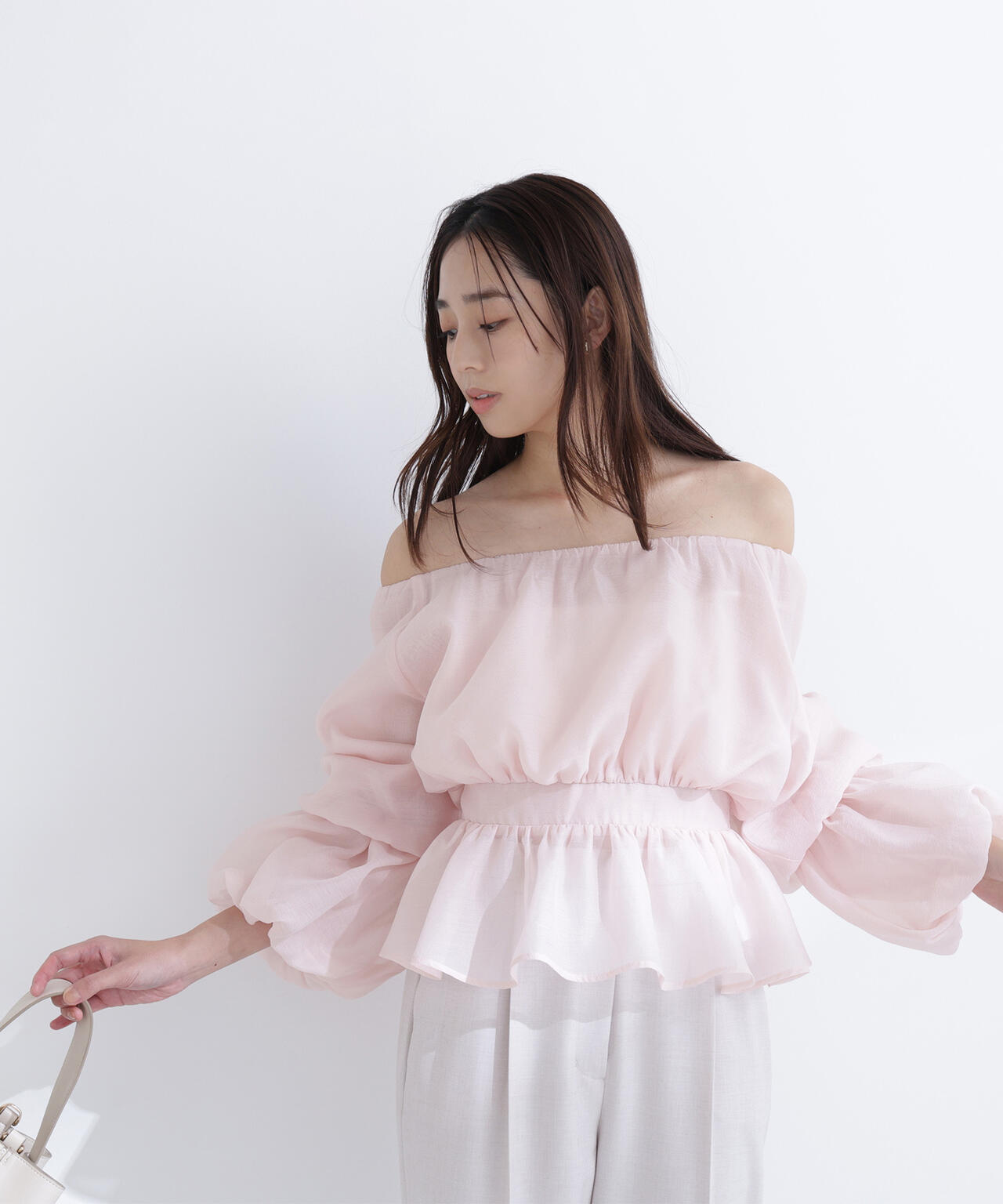 シアーギャザーペプラムブラウス