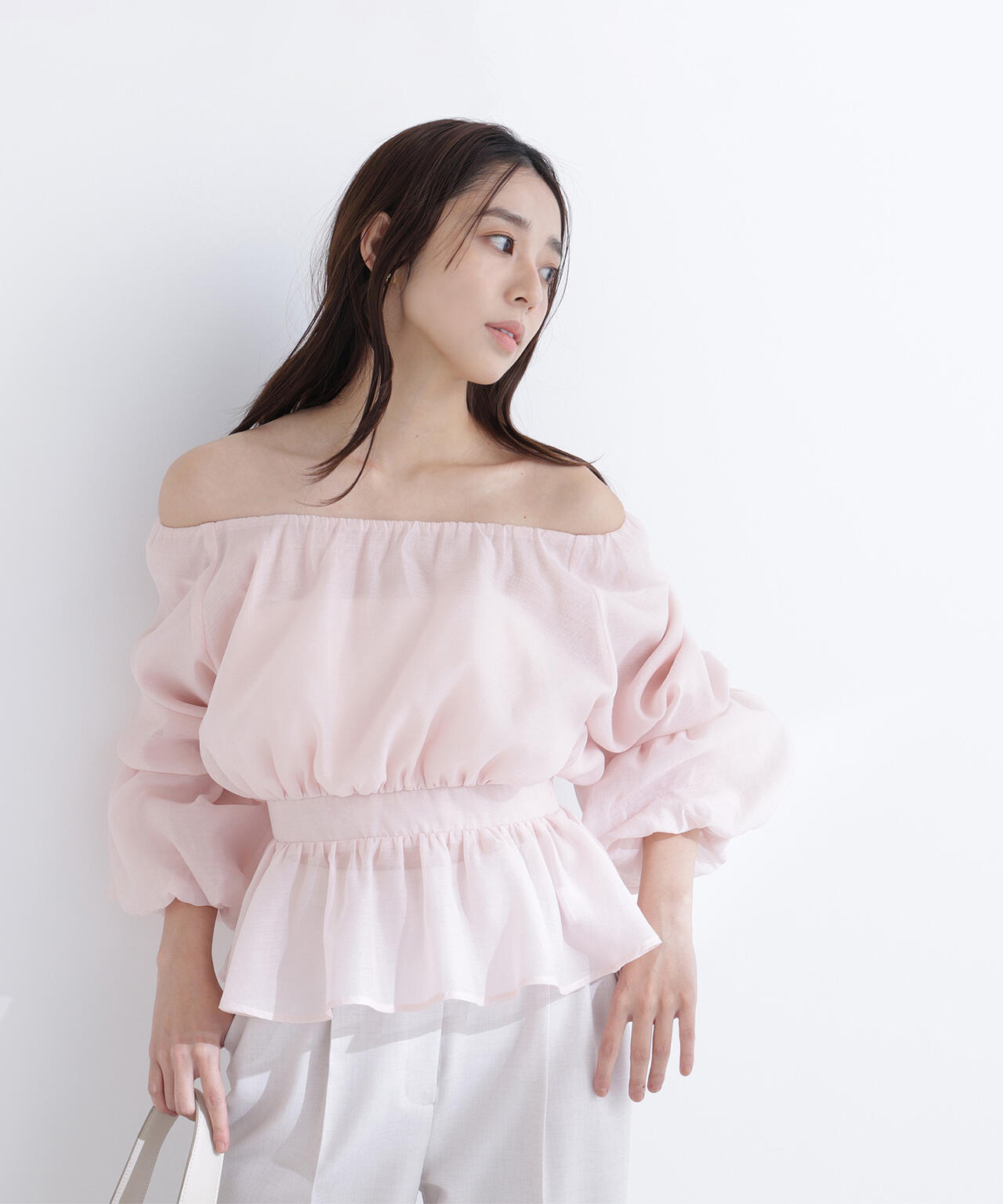 シアーギャザーペプラムブラウス