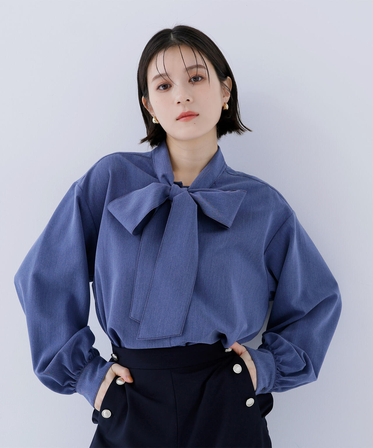 シャンブレーボウタイブラウス | NATURAL BEAUTY BASIC（ナチュラル