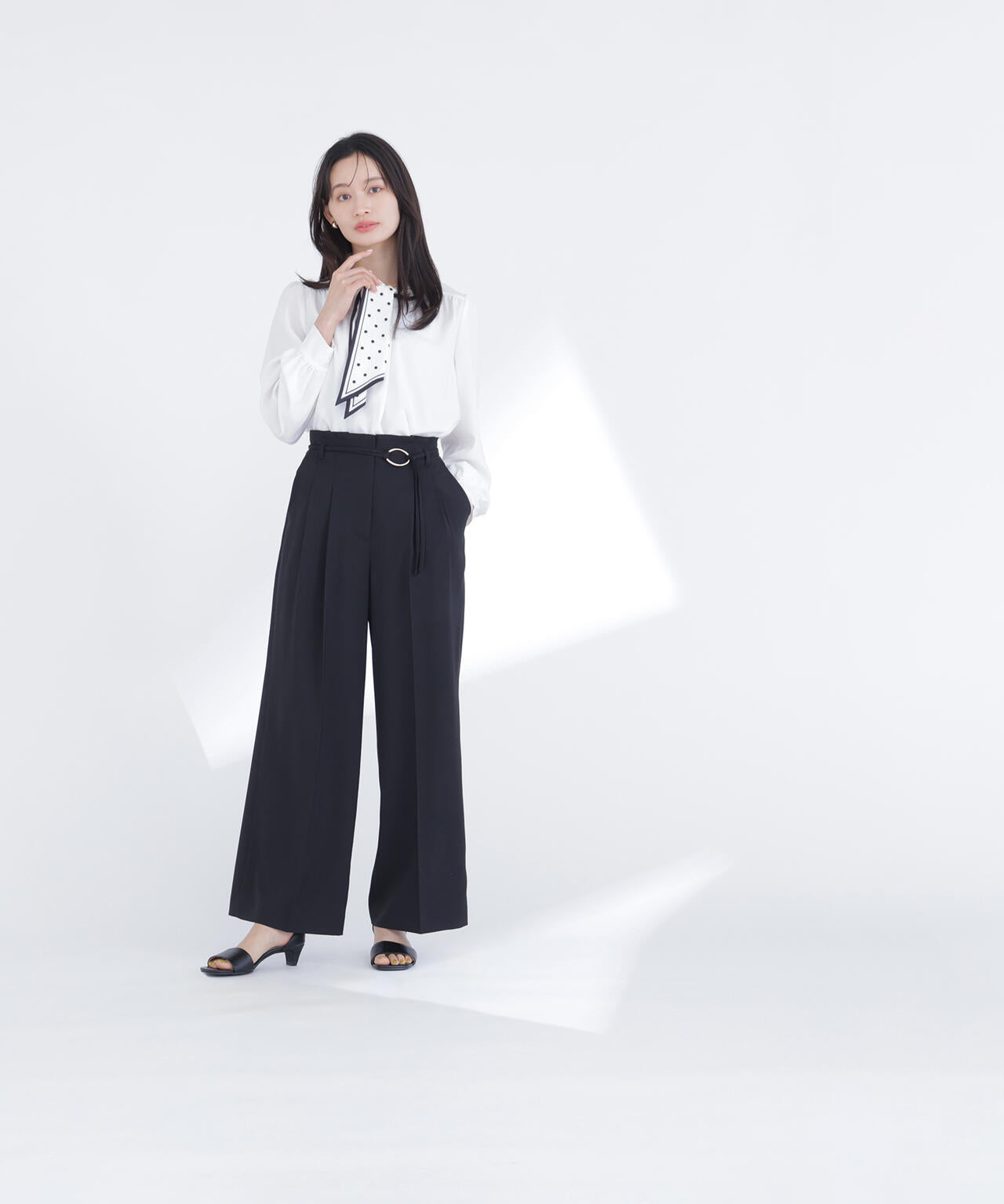 デザインスカーフ付ブラウス