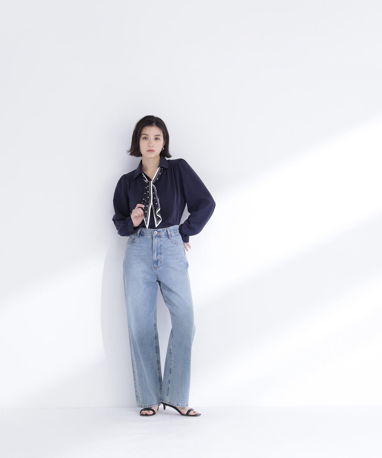 デザインスカーフ付ブラウス