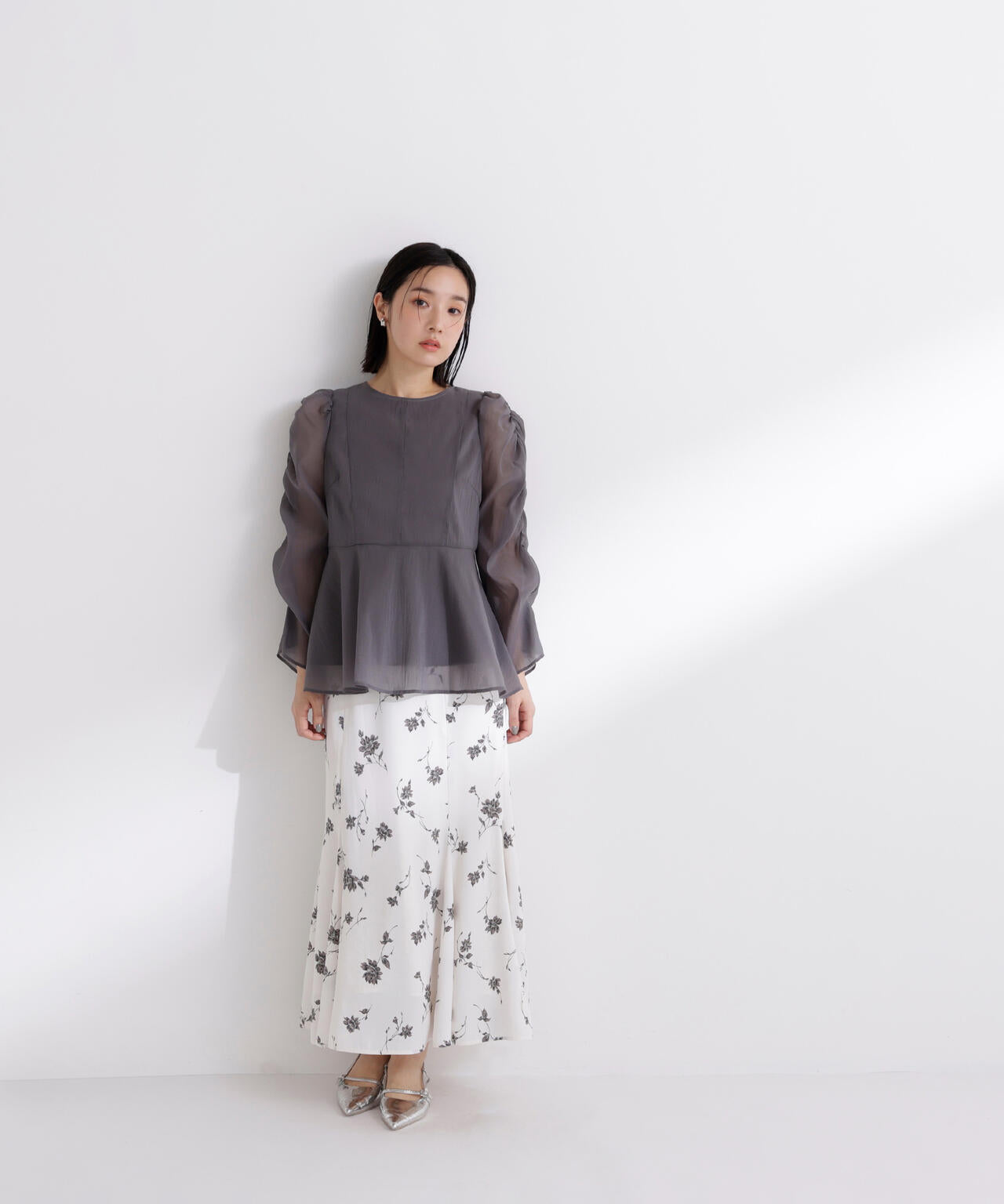 シアーペプラムブラウス