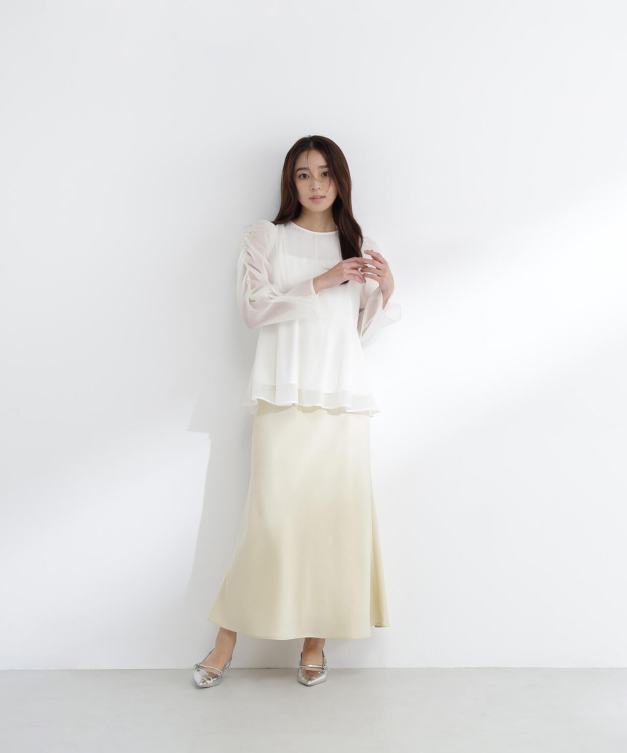 シアーペプラムブラウス